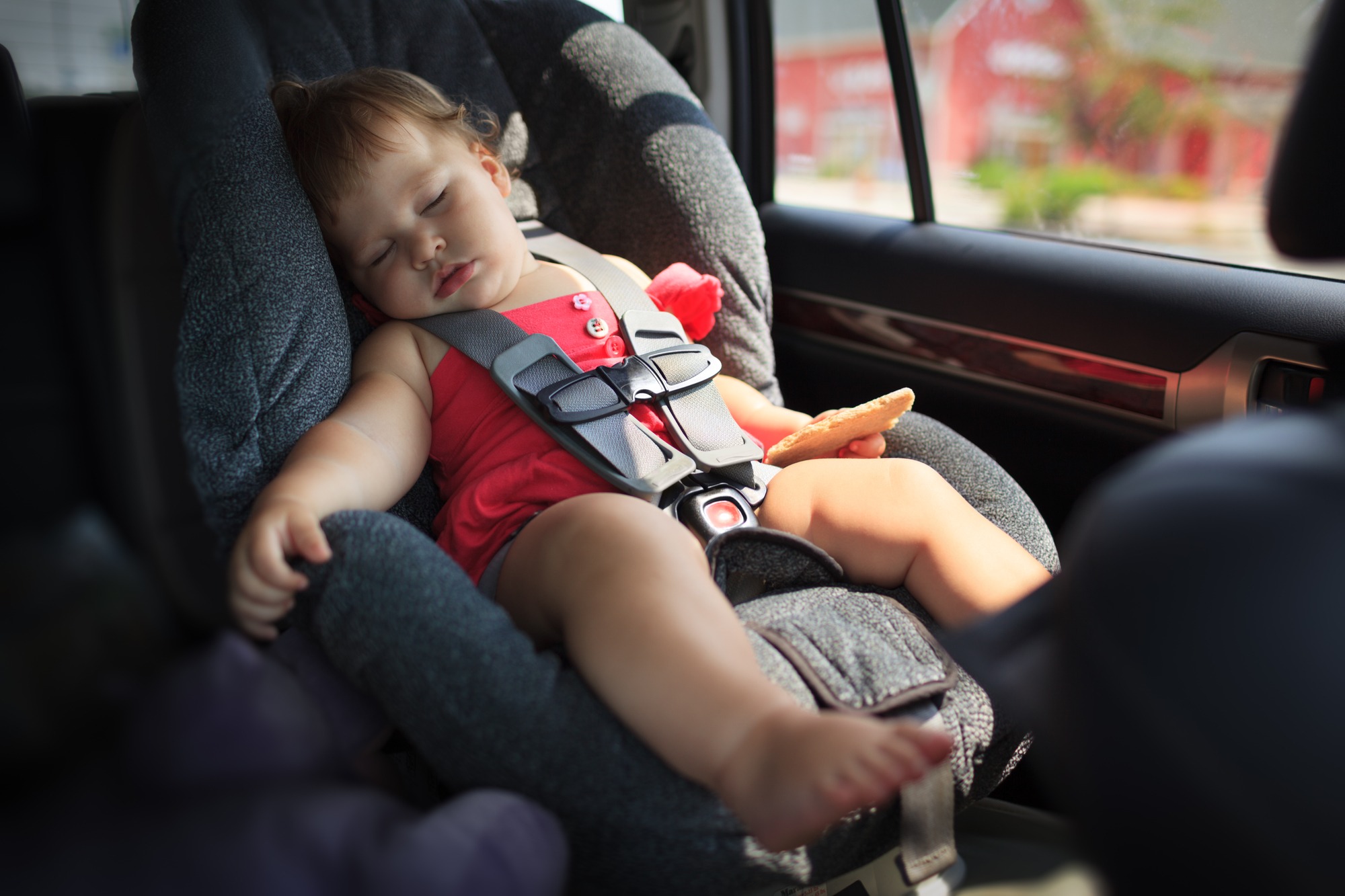 «Если в машине ребенок, то минус 20 км/ч от скорости» - новая инициатива ГИБДД